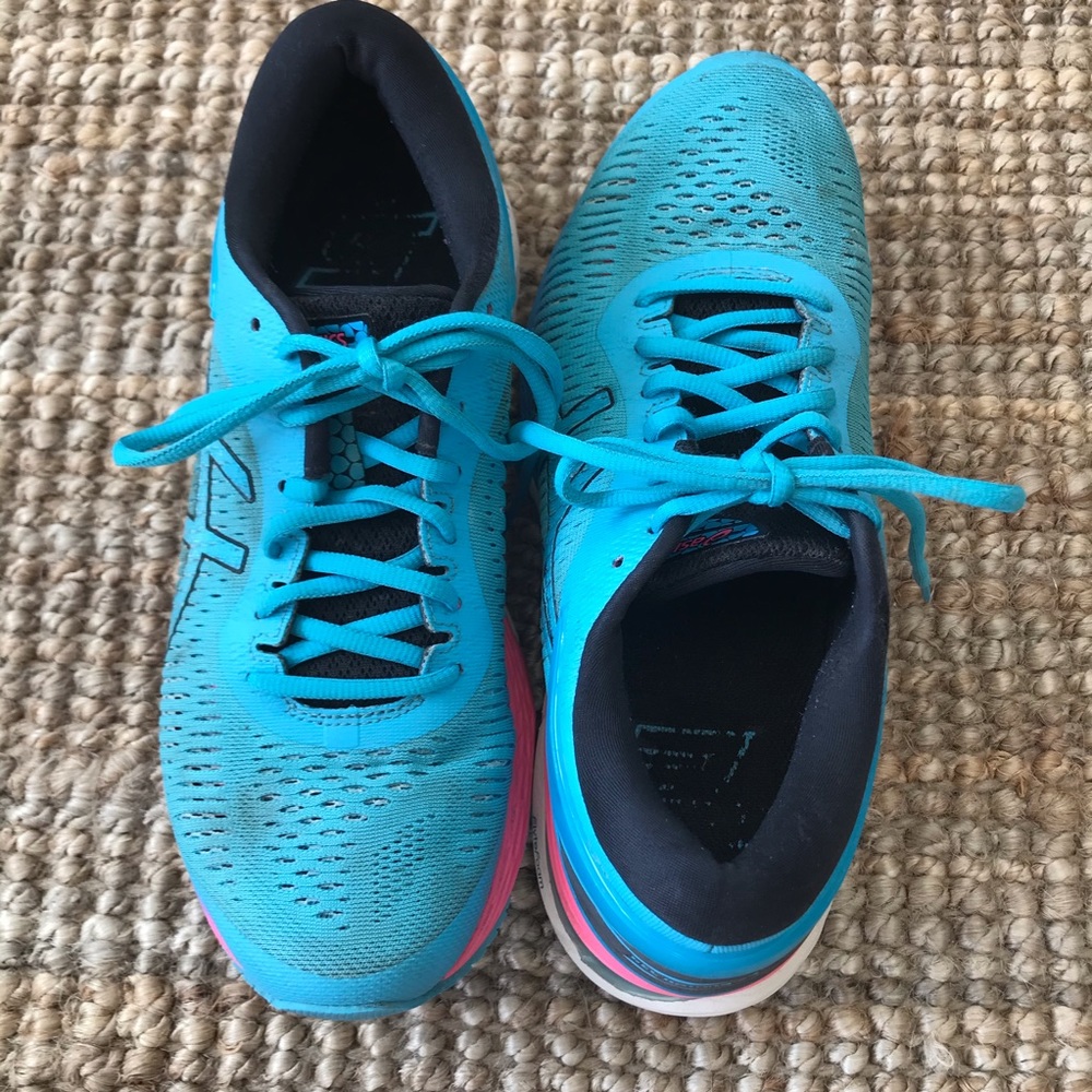 ASICS - Picture 1 of 11